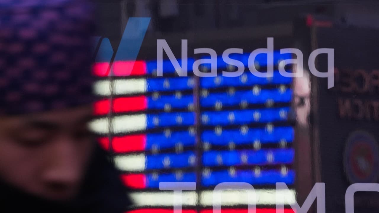 AI Stocks Drive an Divided Market