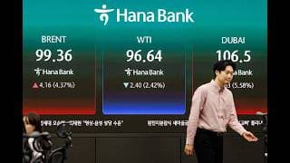 Rogoff Says Markets Are Naive to Think Mission Accomplished in Iran War